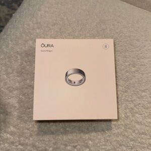 Oura Ring 4th gen | Silver | Size 8 | BRAND NEW IN ORIGINAL UNOPENED BOX